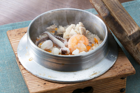 五目の釜めし定食